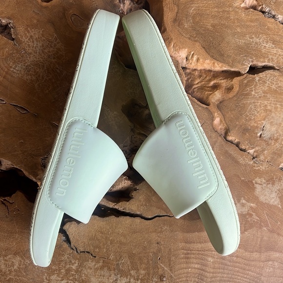 Lululemon Restfeel Slide Recovery Sandals in Kohlrabi Green Size 8 EU 39 - Picture 7 of 16